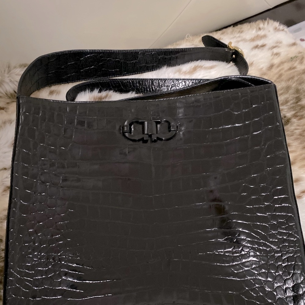 ❤️Ferragamo authentic ❤️ - Picture 5 of 11